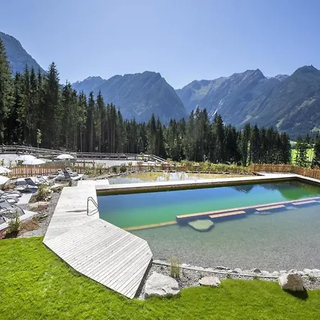 In Neukirchen, 100 M Lift شاليه *