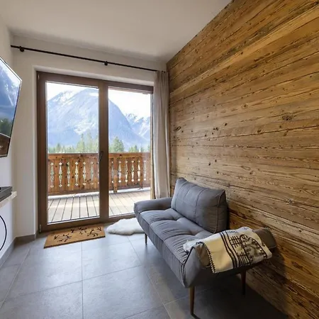 In Neukirchen 100 M Lift * Rosenthal